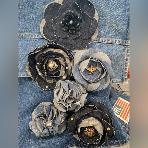 Handmade Denim Diamond & Pearl Brooches - Picture 2 of 8